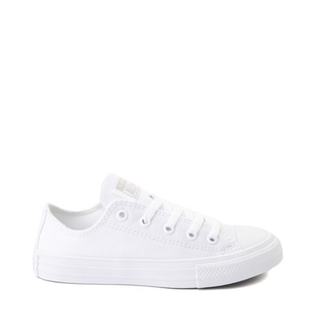 NEVER WORN women’s low top converses